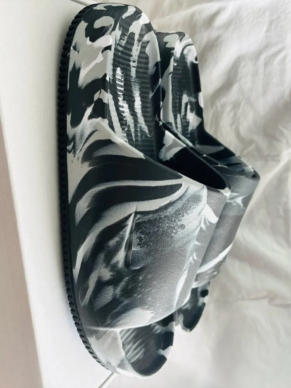 Nike Black White Marble Slide Sandals Comfort Pool Beach Men's 12